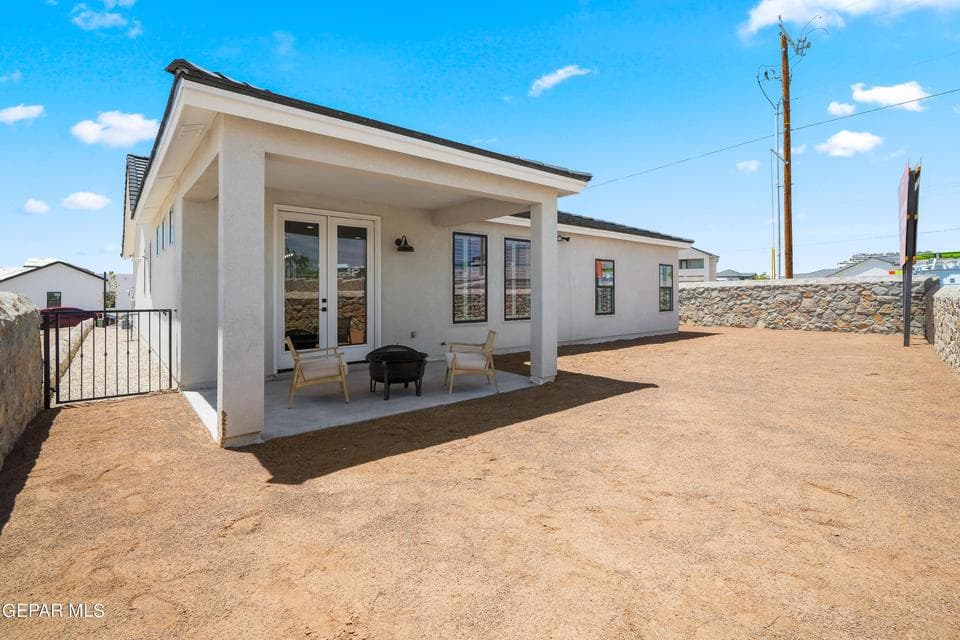 12601 Fredericksburg Ave-51