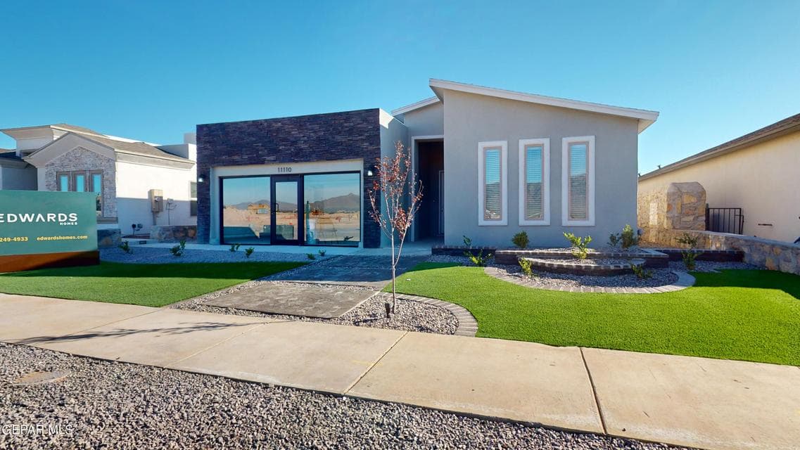 11110-Ground-Cherry-St-12132023_083704