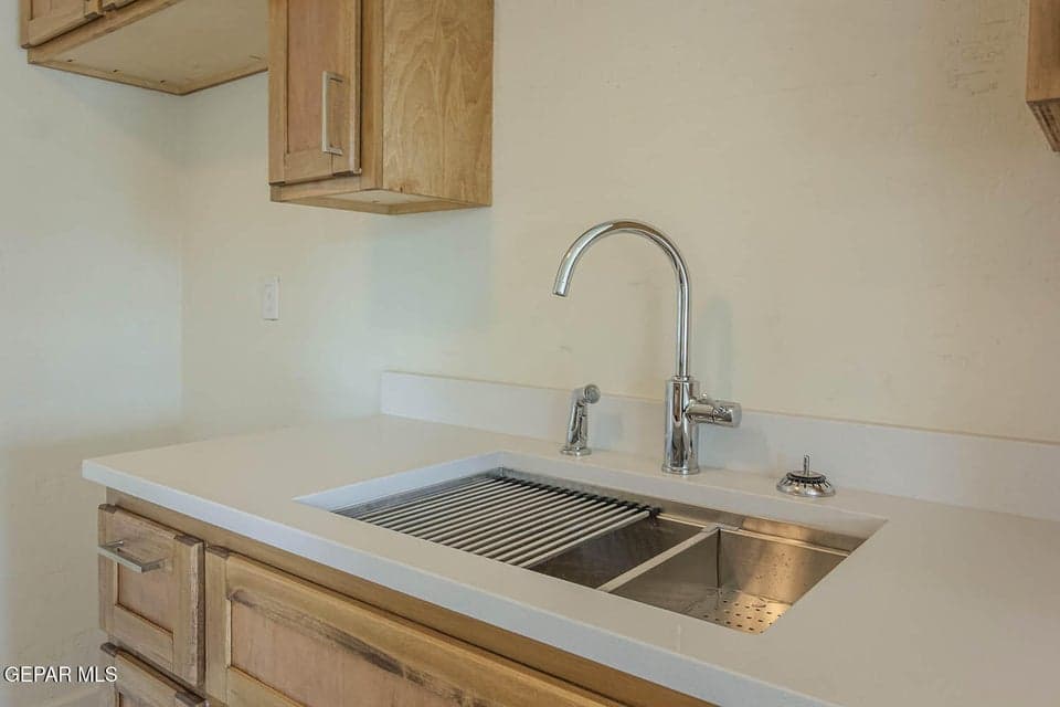 7113 Dale Road _ 020