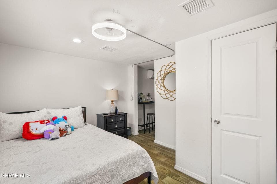 3817 Frankfort Ave-33