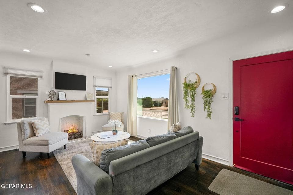 3817 Frankfort Ave-6