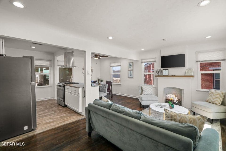 3817 Frankfort Ave-5