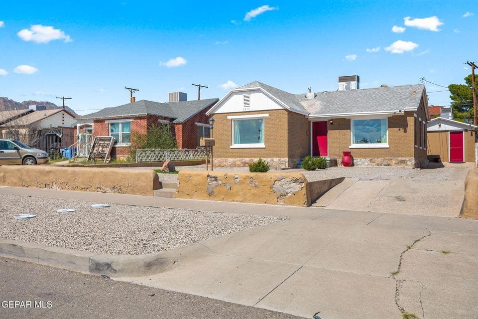 3817 Frankfort Ave-2