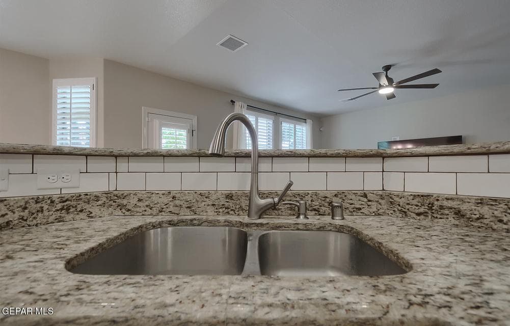 5620-Valley-Maple-Kitchen-Sink