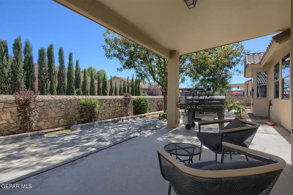 5620-Valley-Maple-Back-Porch-2