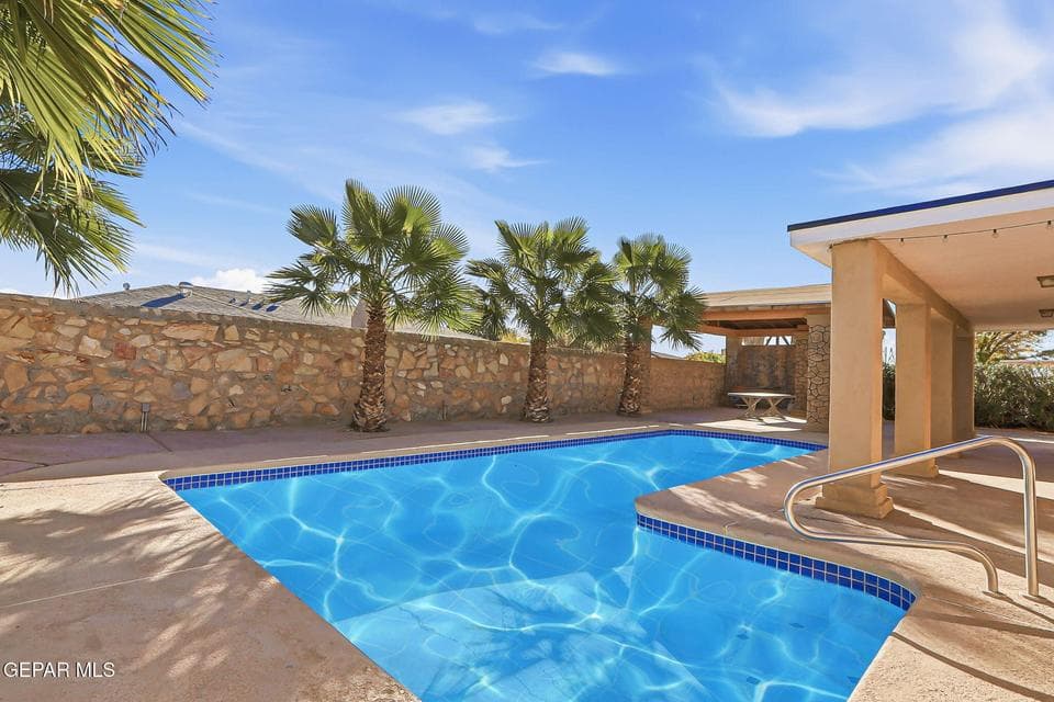 Media does not represent property as is. Digitally staged