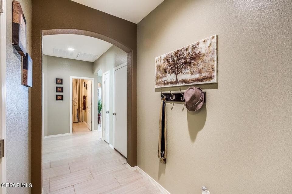 Picture for illustration purposes only. Previous model home.