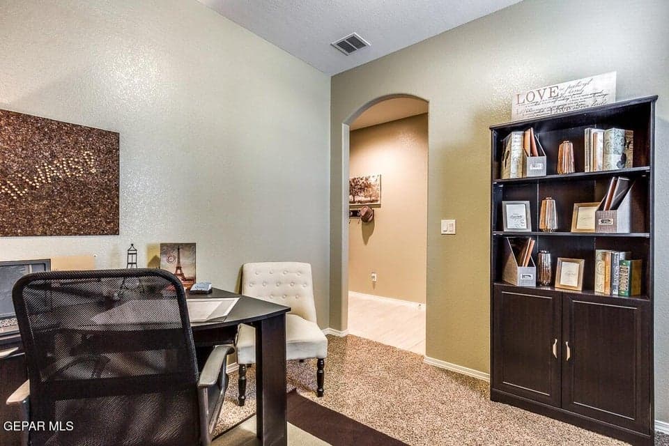 Picture for illustration purposes only. Previous model home.