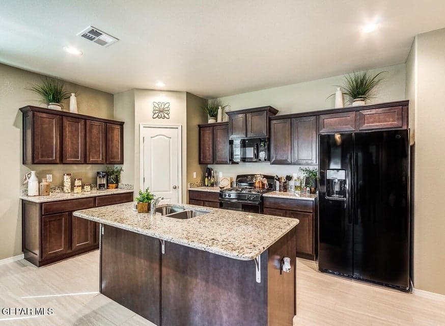 Picture for illustration purposes only. Previous model home.