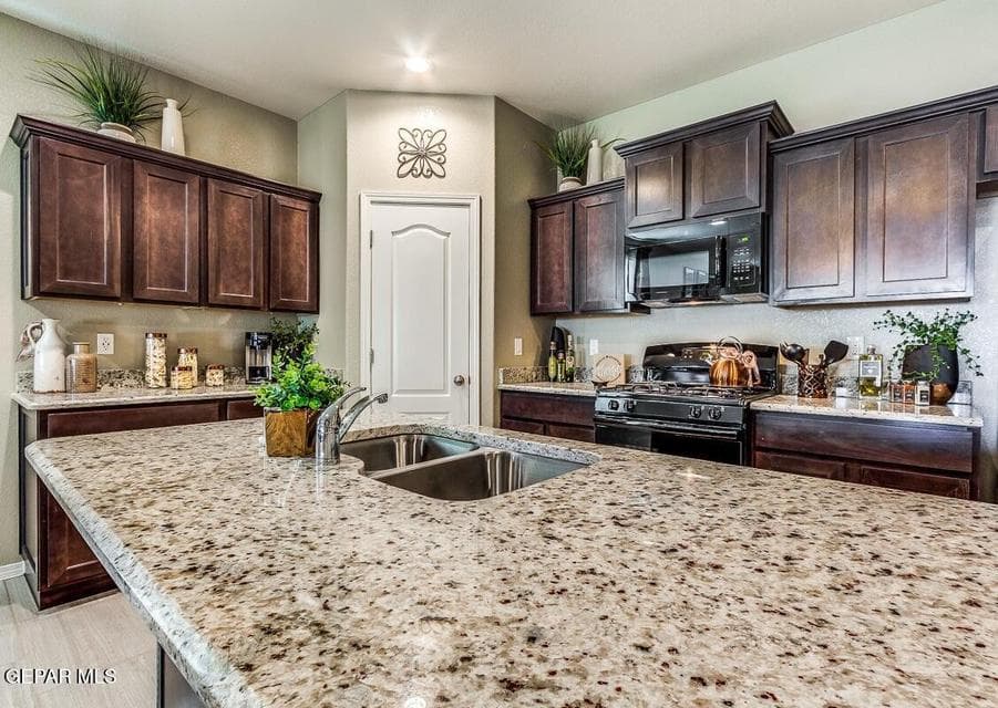 Picture for illustration purposes only. Previous model home.