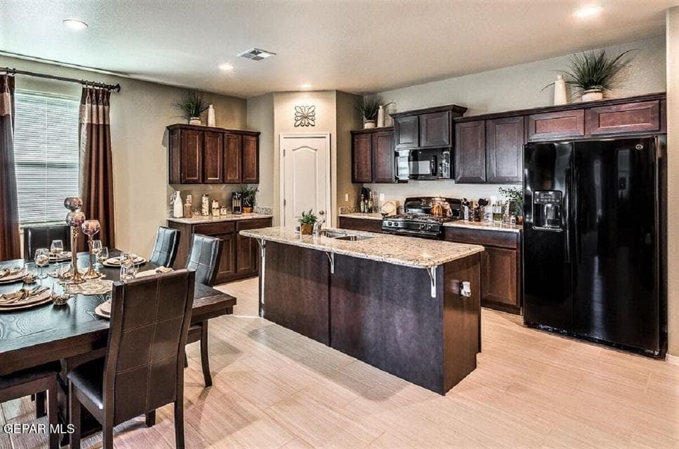 Picture for illustration purposes only. Previous model home.
