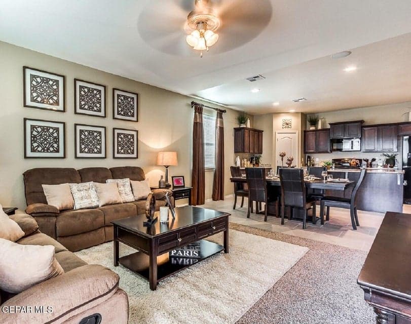 Picture for illustration purposes only. Previous model home.