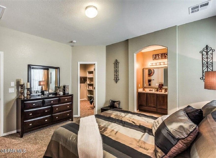 Picture for illustration purposes only. Previous model home.