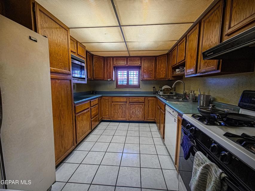 Manager quarter kitchen