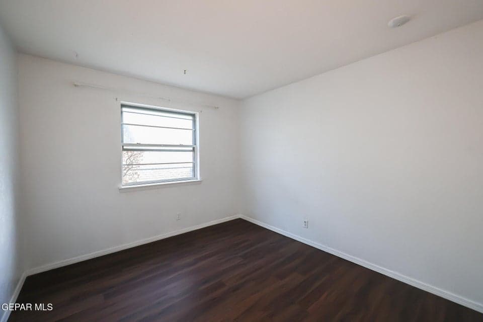 5409 Edmonton Avenue-9