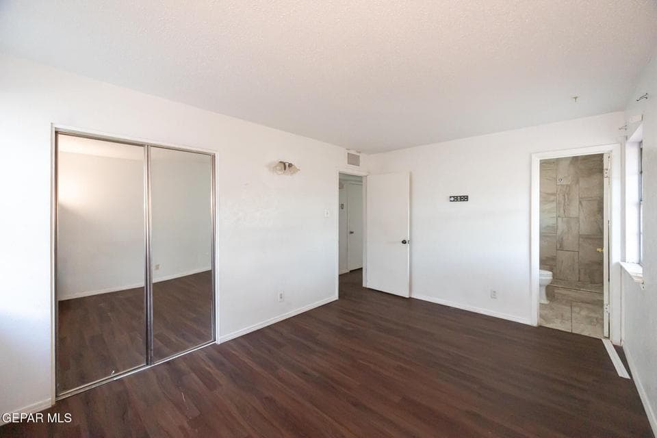 5409 Edmonton Avenue-12