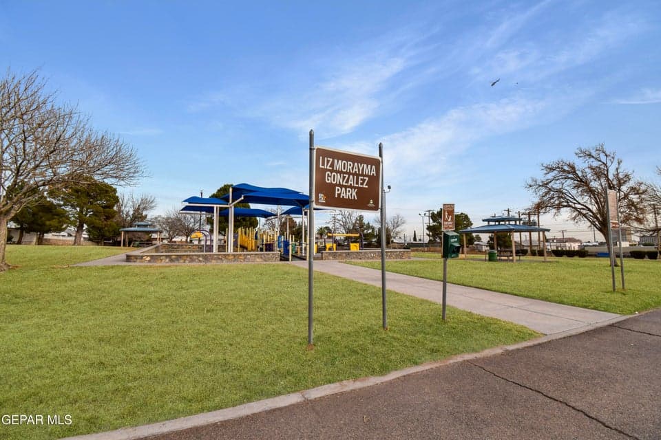 Close to Liz Morayma Gonzalez Park.