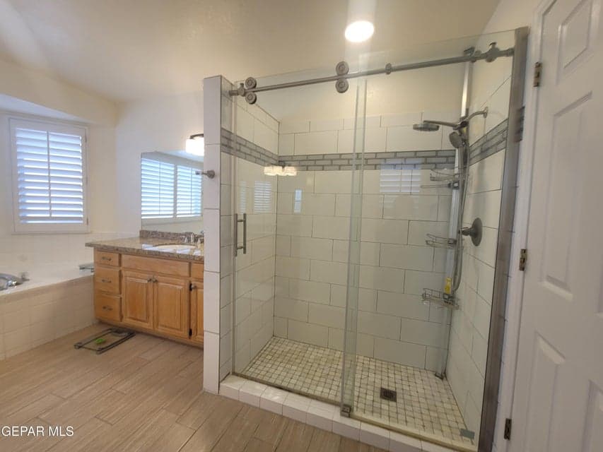 Owner suite shower