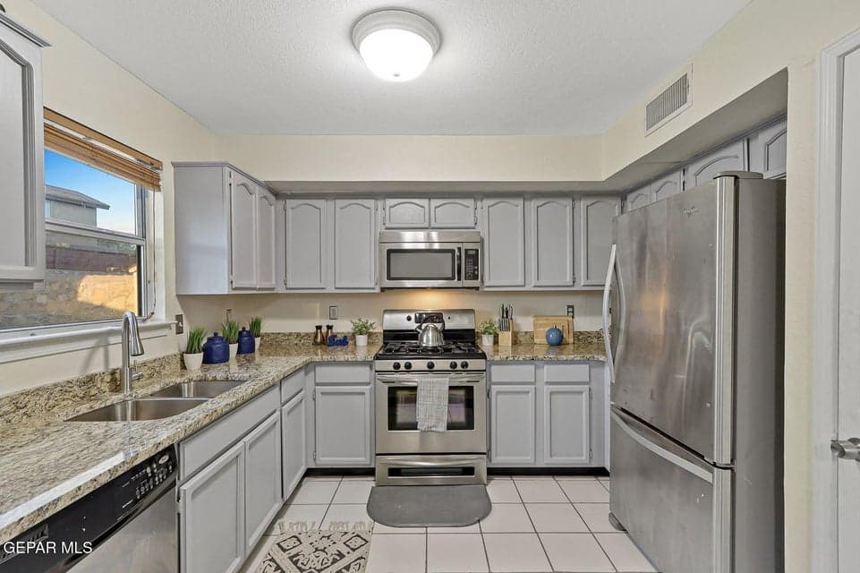 870ef825-ea56-40f8-9a6c-450874190d82