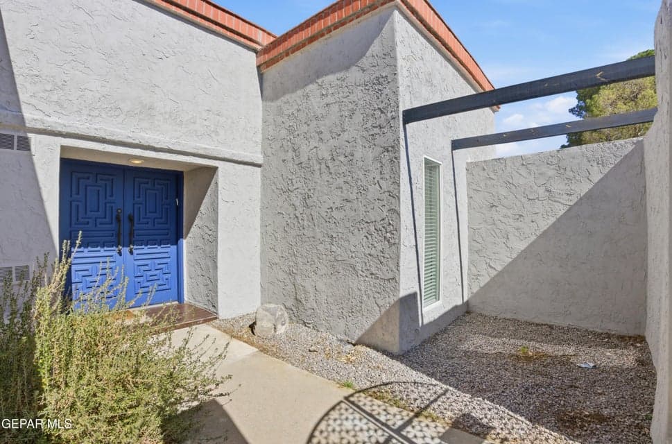 6609 Mesa Grande Ave