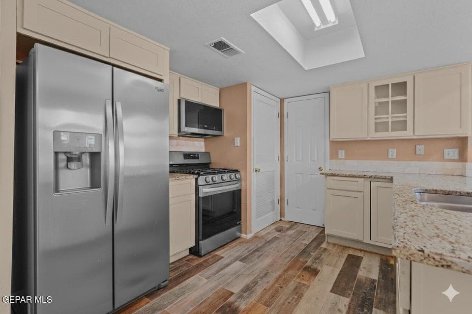 This setup makes cooking and hosting simple.