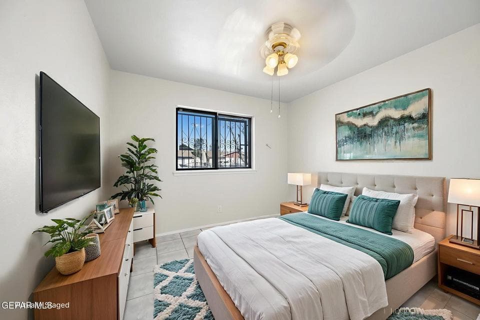 16-web-or-mls-A24I3177 virtually staged