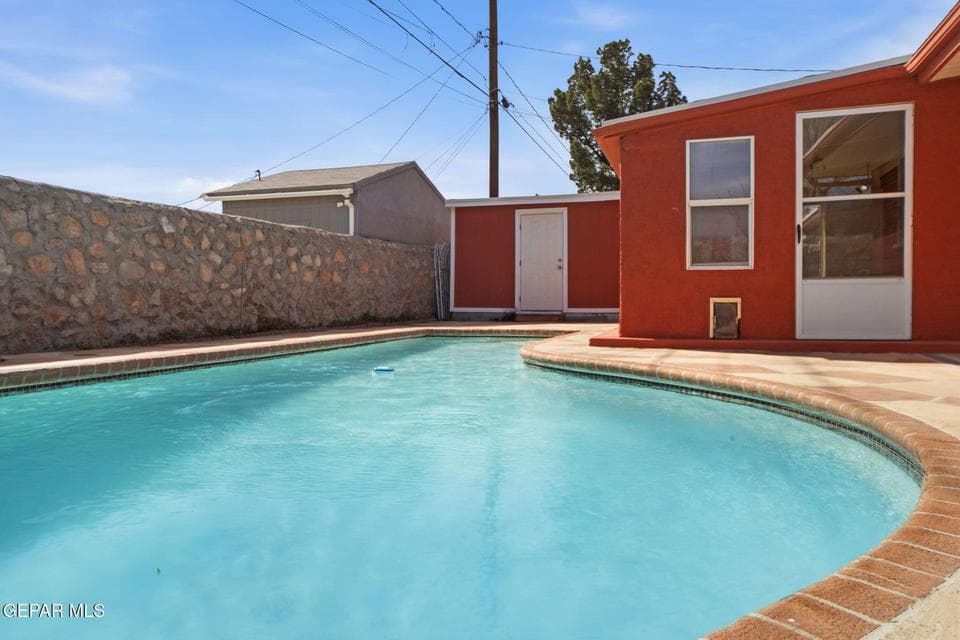 38-web-or-mls-A24I3280