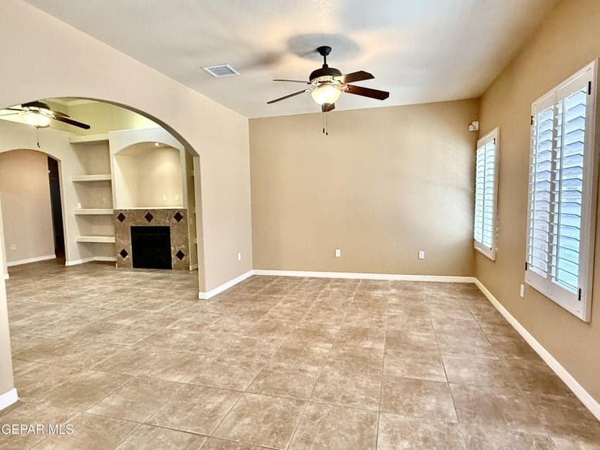 Bonus Family Rm to Main Living Area