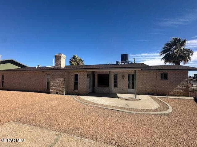 COVERED PATIO IN BACKYARD