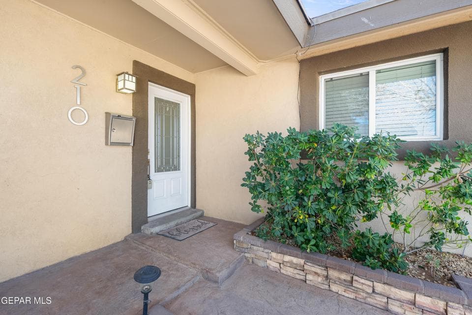 210-Belvidere-MLS-Camera-Guy-5