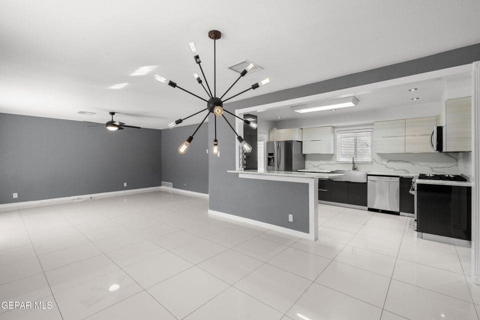 210-Belvidere-MLS-Camera-Guy-9
