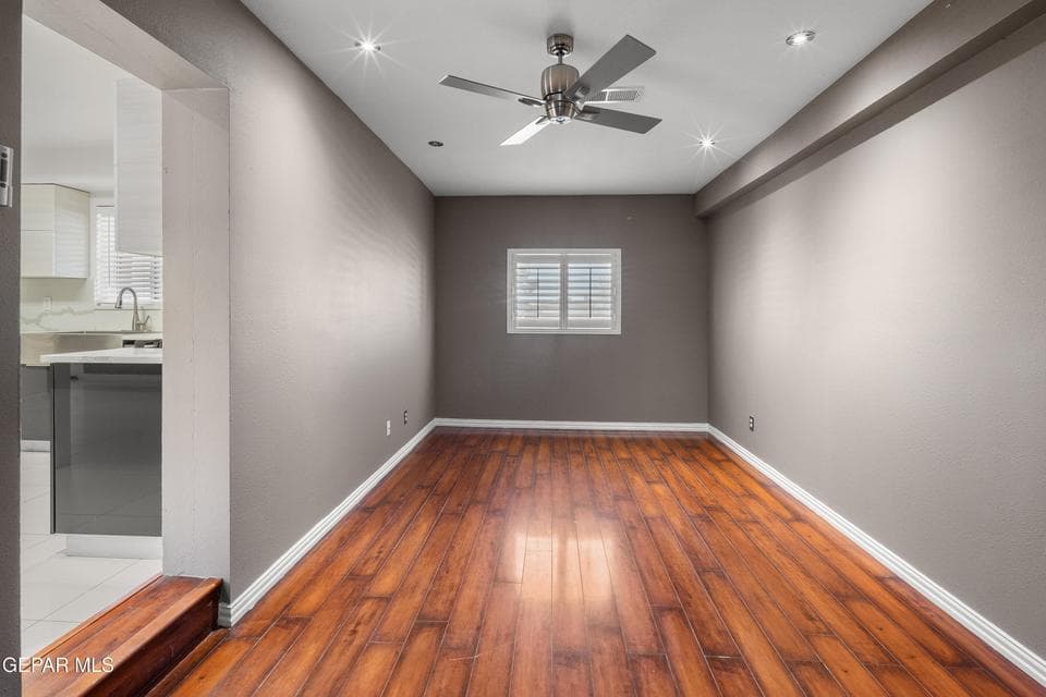 210-Belvidere-MLS-Camera-Guy-22