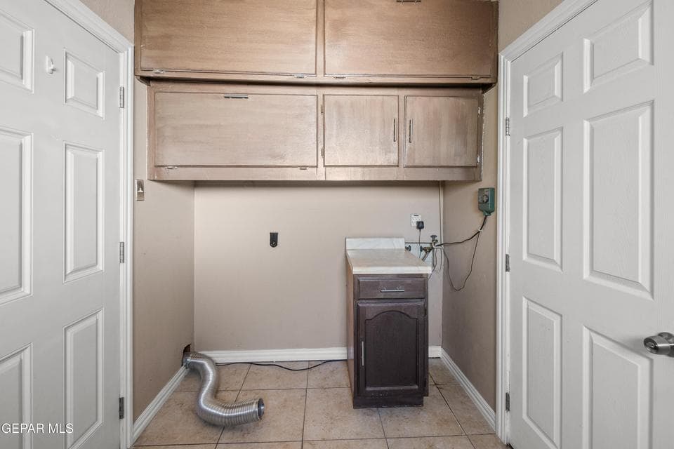 210-Belvidere-MLS-Camera-Guy-24