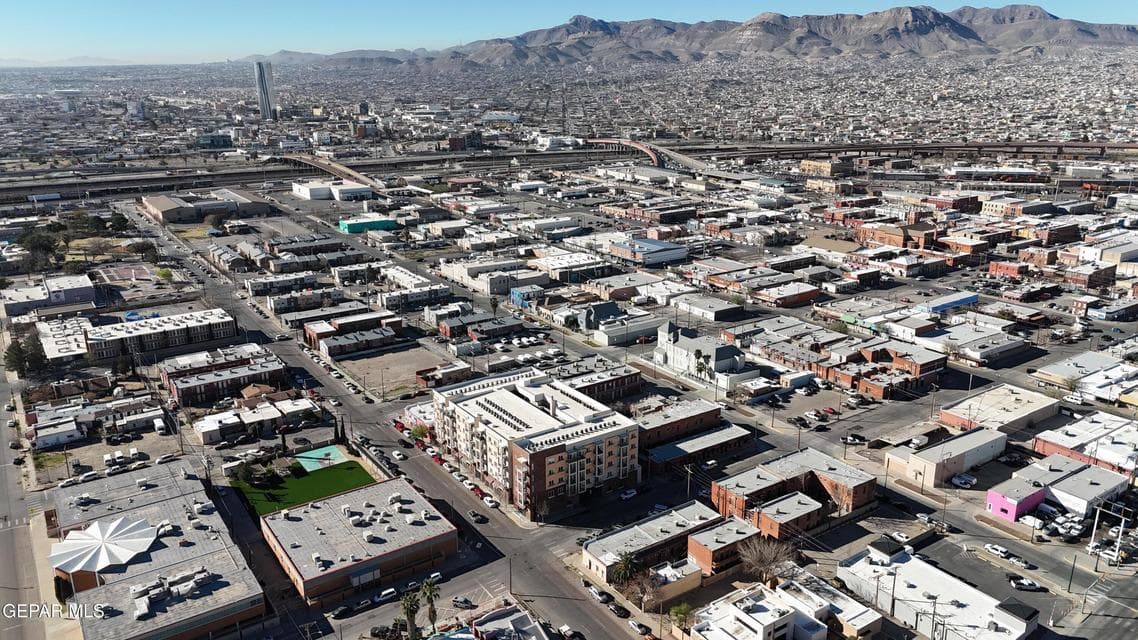 63AE5271-54C9-457A-B1C4-36276B83911A