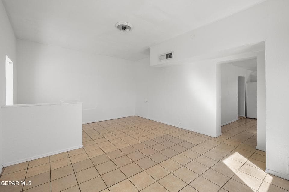 3315-E-Missouri-MLS-Camera-Guy-2