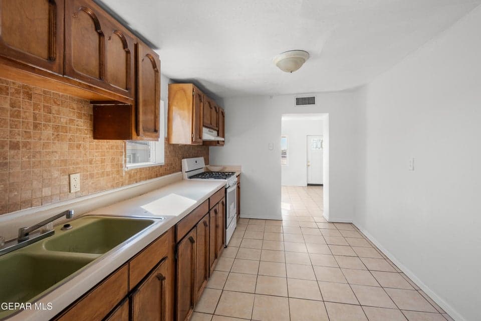 3315-E-Missouri-MLS-Camera-Guy-4