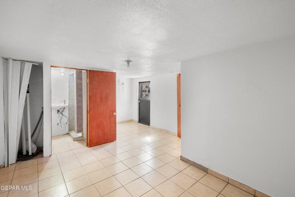 3315-E-Missouri-MLS-Camera-Guy-11