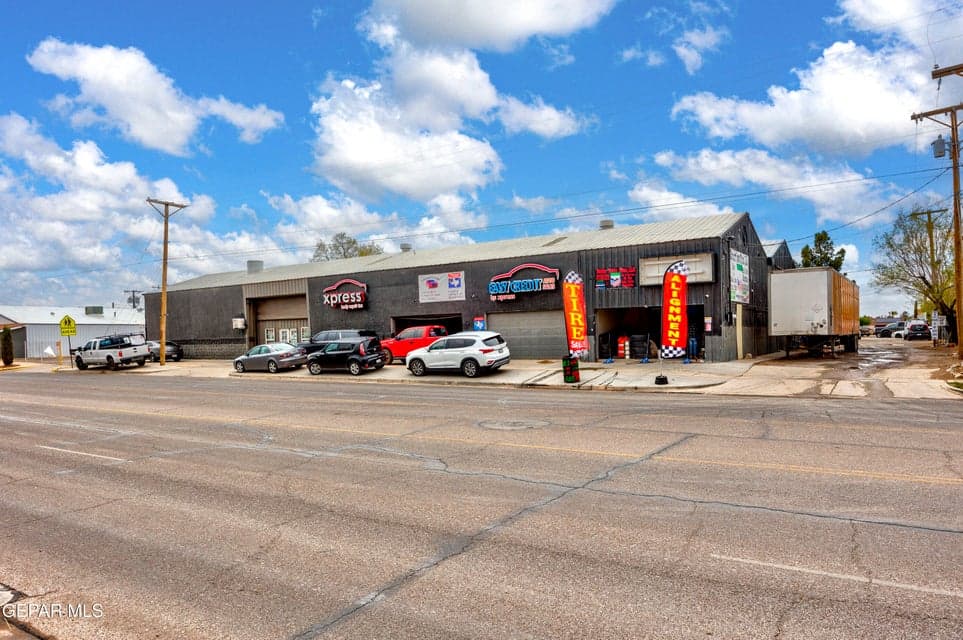 3453 Lee Blvd.