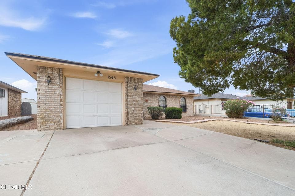 4-web-or-mls-A24I2999