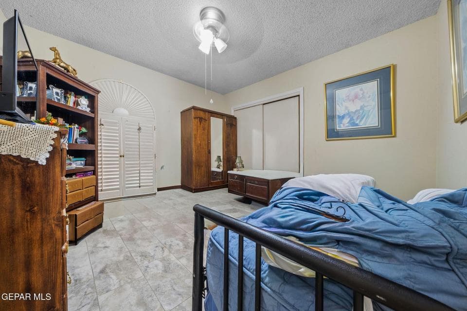 9-web-or-mls-A24I2918