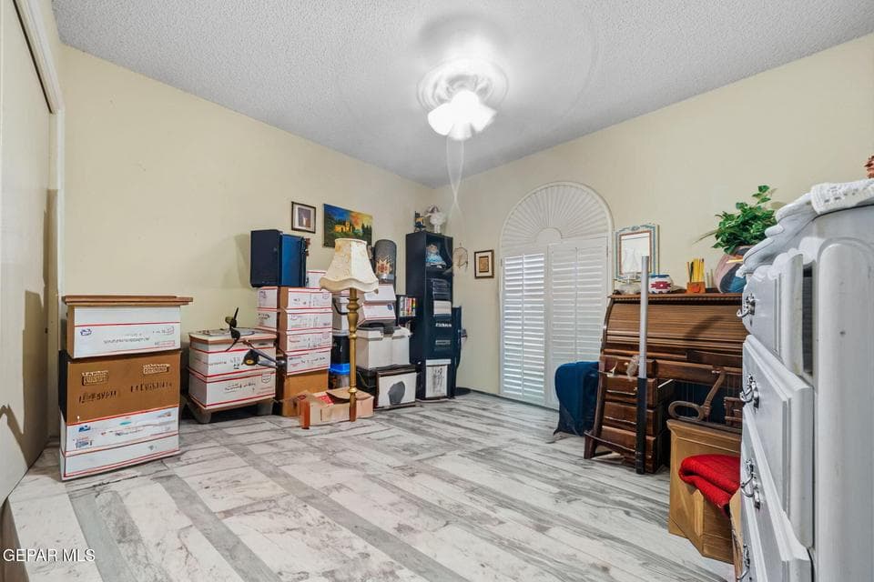 11-web-or-mls-A24I2927