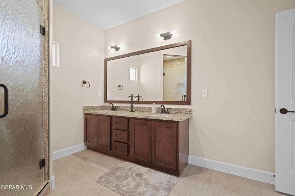 Dual vanity space