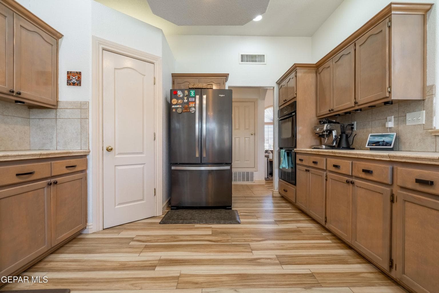 13_Kitchen-Appliance-Wall