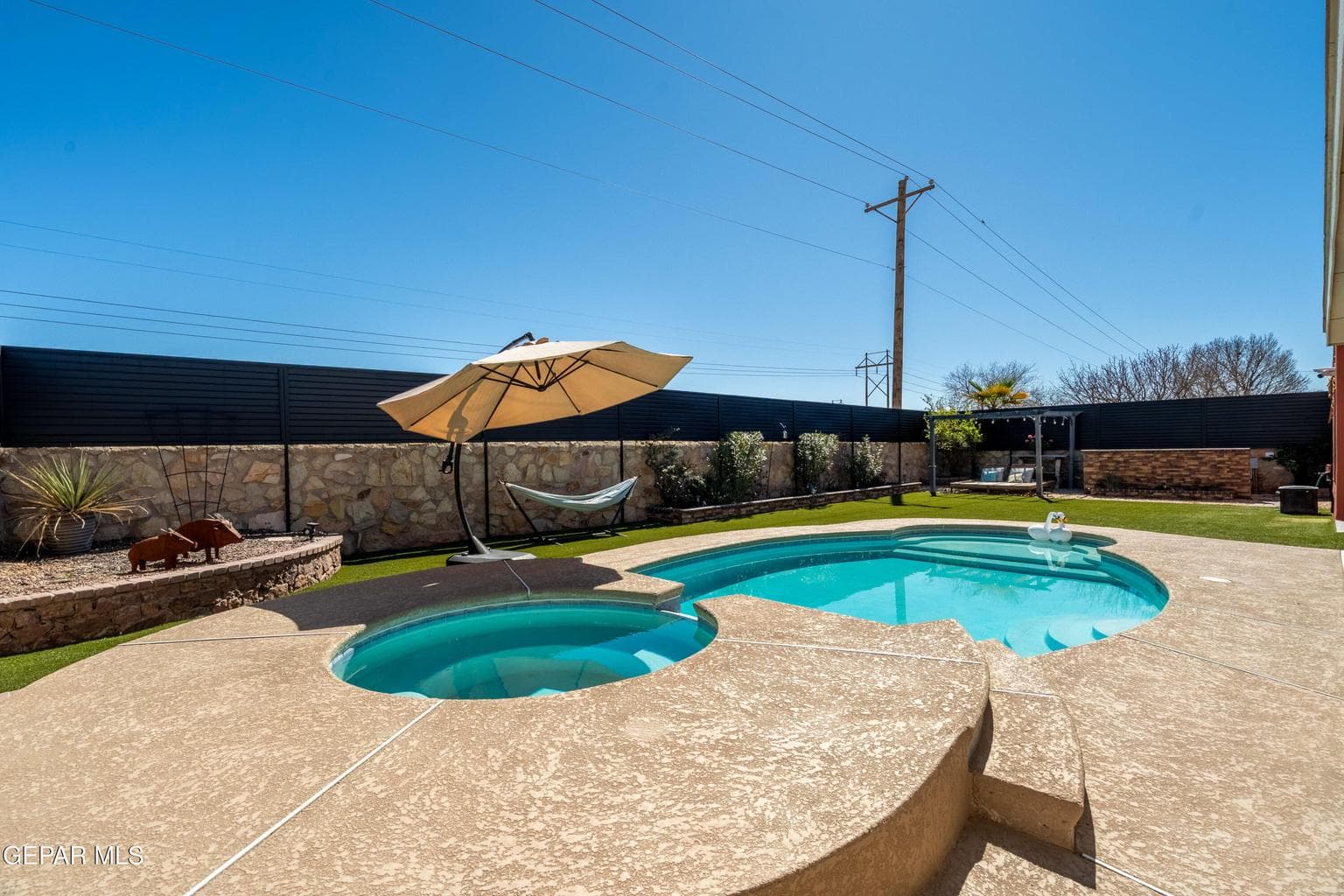 37_Pool-Spa-Close-Up