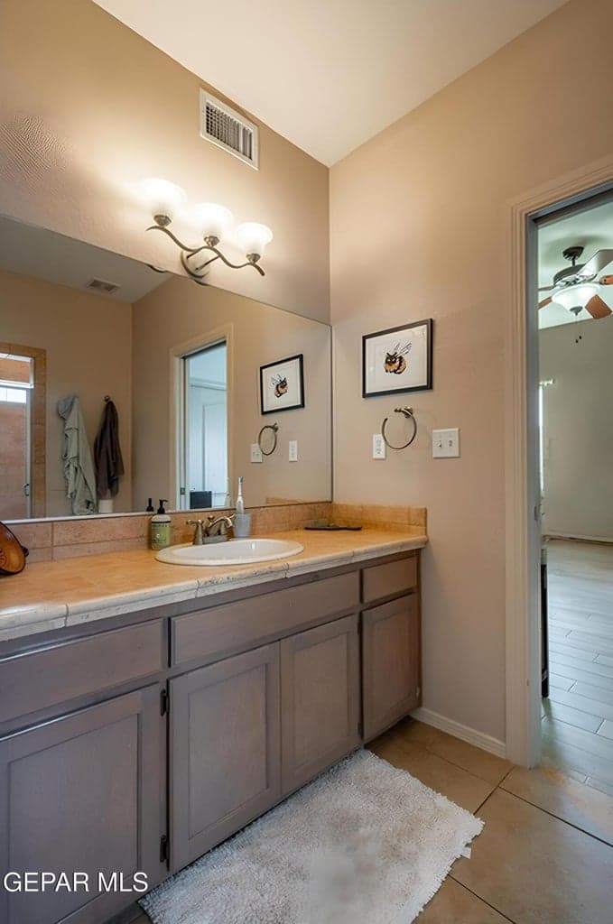 22_Ensuite-Bathroom-Vanity