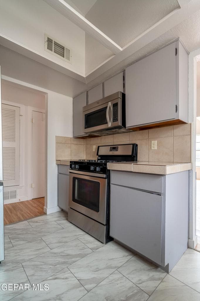 904 Oneida-19